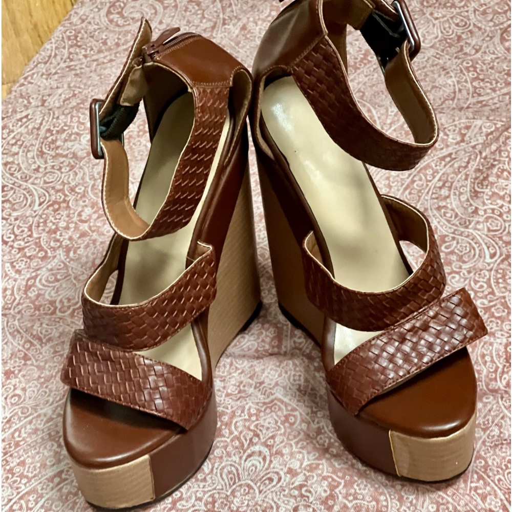 Platform brown and tan shoes